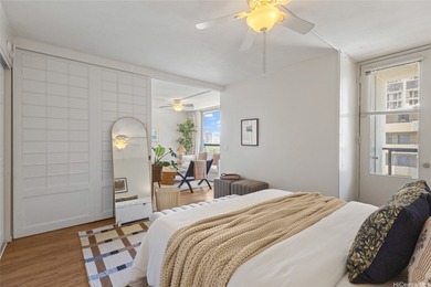 Live in the heart of Waikiki with golf course views and all the - photo 9