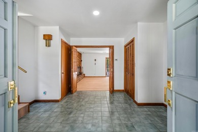 No crowded lot lines with this beautifully maintained 3-bedroom - photo 3