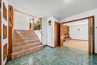 No crowded lot lines with this beautifully maintained 3-bedroom - photo 4