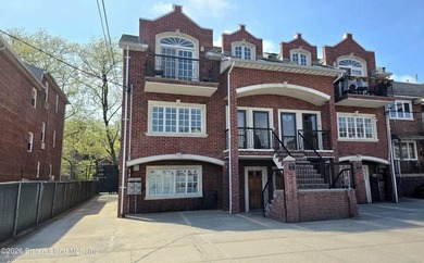 Beautifully maintained 3-bedroom, 2-bath condo offering the - photo 1