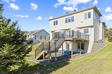 LOCATION, LOCATION, LOCATION!! Charming one-owner home on Lake - photo 3