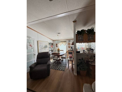 **Absolutely Adorable & Move-In Ready in The Hamptons Golf & - photo 4