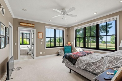 Exceptional 20-acre estate with thousands of feet of shoreline - photo 17