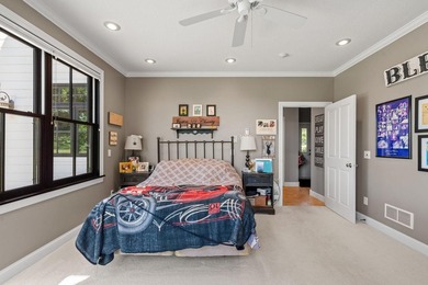Exceptional 20-acre estate with thousands of feet of shoreline - photo 18