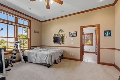 Exceptional 20-acre estate with thousands of feet of shoreline - photo 28