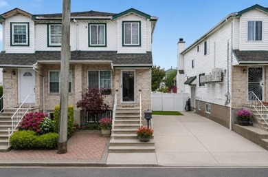 Bergen Beach - Single Family home in move-in-ready condition - photo 1