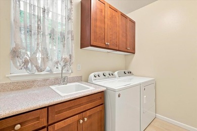 Prestigious Moana Estates Single-Level Gem. This beautifully - photo 32