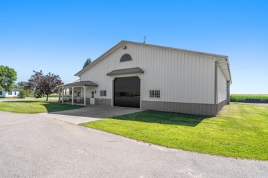 Exceptional 20-acre estate with thousands of feet of shoreline - photo 32
