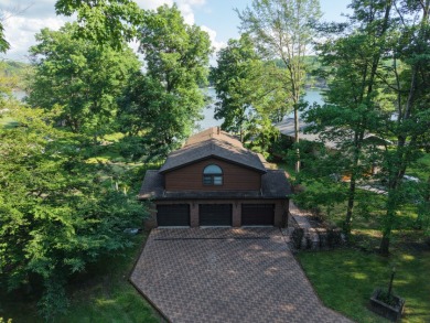 Waterfront Haven 4 bed 4 bath with serene waterfront views - photo 1