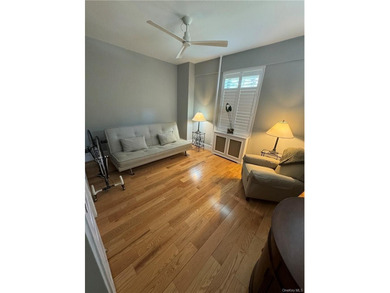 Welcome to this beautiful spacious 2 bedroom at Fordham hill - photo 5