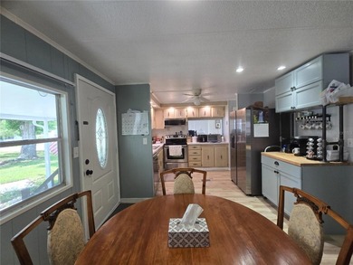 Move-in-ready 2-bedroom, 2-bath home in Zellwood Station, with - photo 7