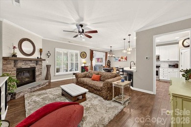 **Welcome home to this beautifully updated townhome in Fort - photo 6