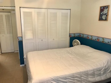 Beautiful 2/2 condo with 1,128 sqft, vaulted ceilings, ceramic - photo 13