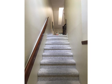 Beautiful 2/2 condo with 1,128 sqft, vaulted ceilings, ceramic - photo 18