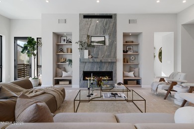 Penthouse Villa ready to move in to today overlooking Paseo with