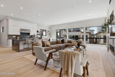 Penthouse Villa ready to move in to today overlooking Paseo with