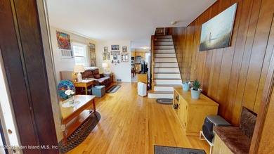 Cozy three-bedroom, semi-attached home in Old Town, Staten - photo 4