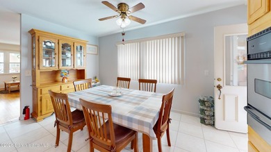 Cozy three-bedroom, semi-attached home in Old Town, Staten - photo 6