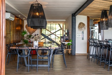 This beach house is absolutely amazing! Located in a beautiful - photo 10