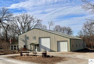 Truman Lake Home For Sale in Clinton Missouri