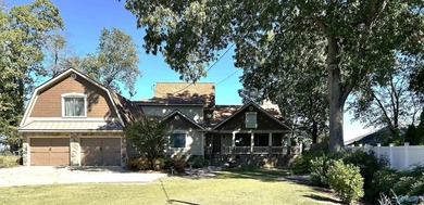 This stunning 4 bed 3.5 bath home on Weiss Lake offers - photo 3