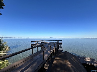 This stunning 4 bed 3.5 bath home on Weiss Lake offers - photo 7