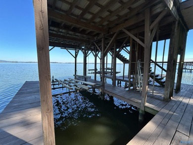 This stunning 4 bed 3.5 bath home on Weiss Lake offers - photo 9