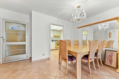Welcome to Cresthaven Villas, a well-maintained 55+ community - photo 3