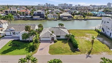 An exceptional waterfront opportunity on an 80-foot-wide lot - photo 8