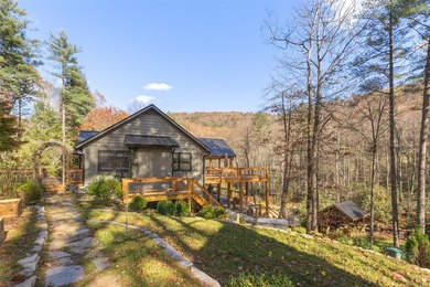 (private lake, pond, creek) Home For Sale in Cashiers North Carolina
