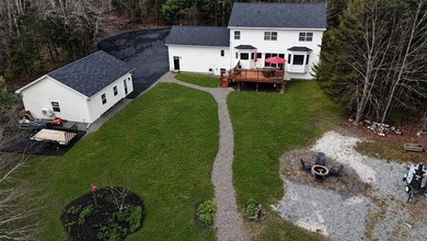 Welcome to an exceptional lakefront lifestyle on the shores of - photo 4