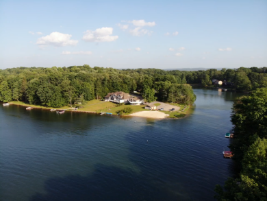Double waterfront lot with panoramic views of the clear waters - photo 7