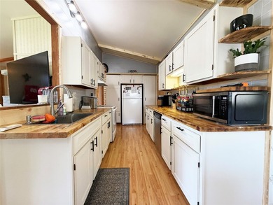 Stop scrolling! This Rice Lake charmer deserves your attention! - photo 7