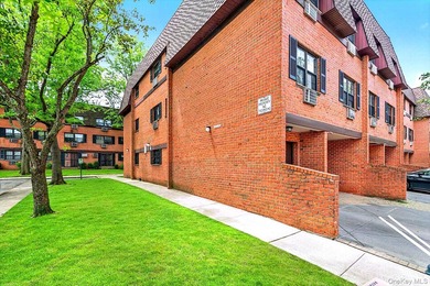 The most desirable Oakland gardens area in bayside, 3-story - photo 3