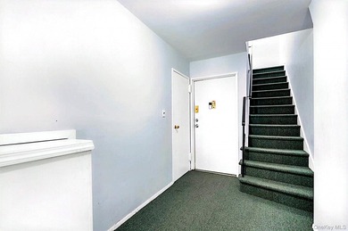 The most desirable Oakland gardens area in bayside, 3-story - photo 5