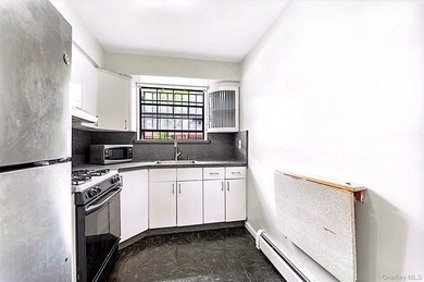 The most desirable Oakland gardens area in bayside, 3-story - photo 10