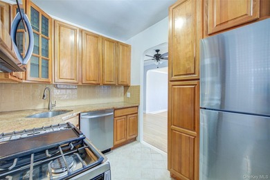FOREST HILLS SOUTH - The Prewar Gem of Forest Hills. Welcome to - photo 15