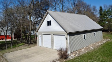 Enjoy an affordable lakeside getaway on Big Stone Lake with this - photo 15