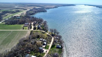 Enjoy an affordable lakeside getaway on Big Stone Lake with this - photo 19
