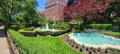 FOREST HILLS SOUTH - The Prewar Gem of Forest Hills. Welcome to - photo 31