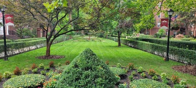 FOREST HILLS SOUTH - The Prewar Gem of Forest Hills. Welcome to - photo 34