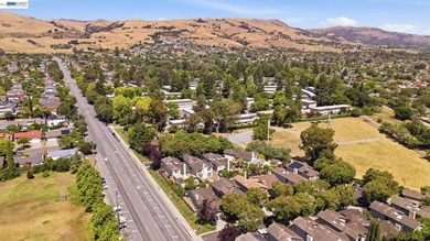Located in San Jose's desirable Berryessa neighborhood in the - photo 36