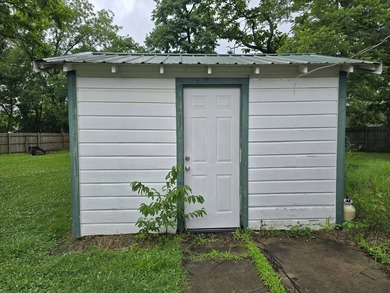 Welcome to this inviting 3-bedroom, 2-bath home located in a - photo 38
