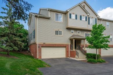 Lake Townhome/Townhouse For Sale in Streamwood, Illinois