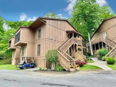 Lake and golf lovers, this is your dream come true! Nestled - Lake Condo For Sale in Bronston, Kentucky