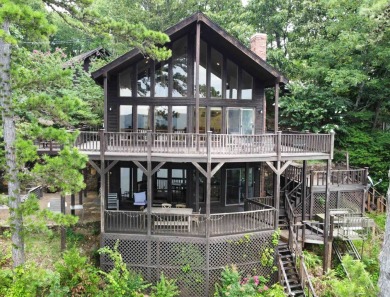 Lake Home For Sale in Savannah, Tennessee
