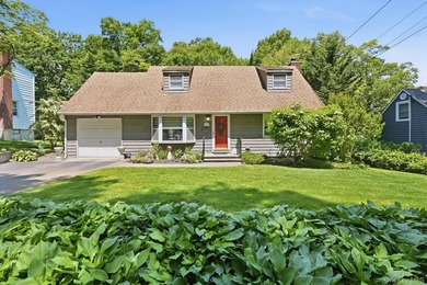 Welcome home to this beautifully maintained charming residence - photo 1