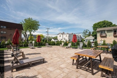 Newly renovated, beautifully updated co-op ideally located near - photo 4