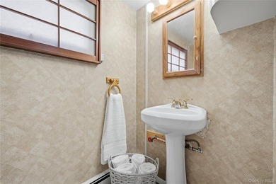 Welcome to this beautifully maintained 4 bedroom, 2.5-bath - photo 15