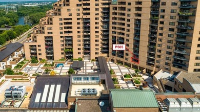 Fabulous 5th floor studio at The Falls Pinnacle, one of the best - photo 5
